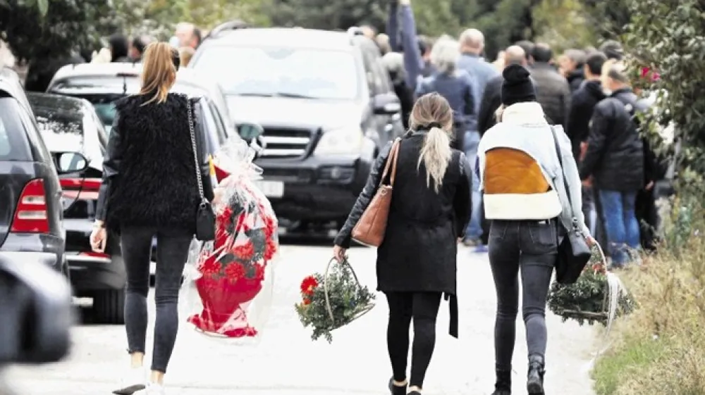 Umorjene so sorodniki, prijatelji, sosedi in znanci k večnemu počitku pospremili 7. oktobra na pokopali&scaron;ču v Žitkovcu. Na pogrebu je skoraj zagotovo bil tudi njihov domnevni krvnik, sicer sorodnik in dolgoletni prijatelj očeta Gorana.