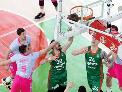Cedevita Olimpija (v zelenem levo Zoran Dragić, desno Alen Omić) je v zadnjem obdobju ujela odlično formo.