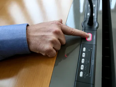 simbolična fotografija - glasovanje - glasovalna naprava- 19.02.2019  Stavba Parlament  Dravni zbor (DZ) - estdeseta obletnica zgradbe Dravnega zbora - 60 let, odkar je bila zgrajena parlamentarna stavba arhitekta Vinka Glanza -  //FOTO: Luka Cjuha.