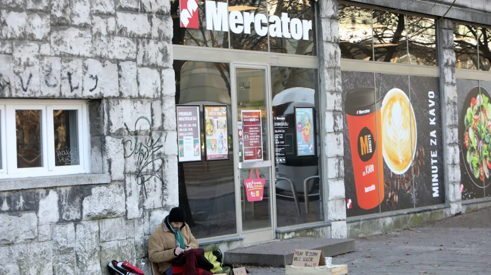 17.02.2021- Simbolična fotografija -Mercator, beračenje, brezdomecFoto: Toma Skale