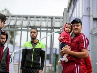 V azilnem domu se mnogi migranti srečajo s težkimi bivanjskimi razmerami. F Bojan Velikonja