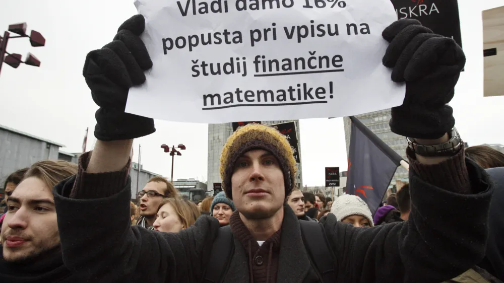 Razlika v pol odstotne točke slab&scaron;i napovedi je lahko enormna: zaradi nižje ocene rasti BDP bodo nižji predvideni prihodki proračuna, kar poslab&scaron;a javnofinančni saldo. Fotografija je simbolična.