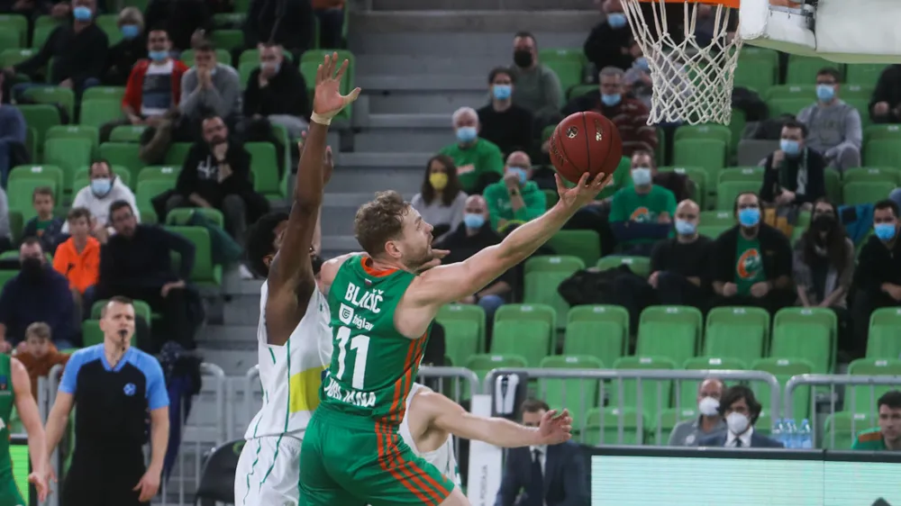 - 02.02.2022 &ndash; ko&scaron;arka - Cedevita Olimpija: Bursaspor, evropski pokal, 12. krog:&nbsp;//FOTO: Bojan Velikonja