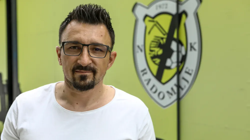 Nermin Ba&scaron;ić, trener Radomelj: Ne delam za denar in pogodbe, ampak za zmage. Zmaga v zadnji sekundi tekme v Sežani, s katero smo si zagotovili obstanek, mi je dala milijon evrov v moji glavi.&nbsp;