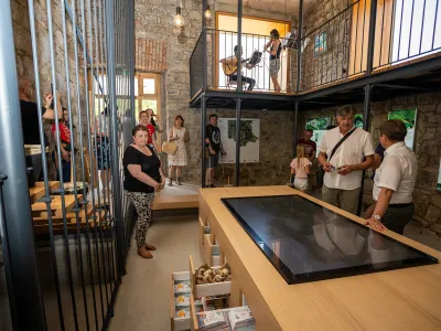 Zakladnica Črnomelj.