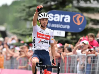 Cycling - Giro d'Italia - Stage 15 - Rivarolo Canavese to Cogne, Italy - May 22, 2022 Trek - Segafredo's Giulio Ciccone celebrates after crossing the line to win stage 15 REUTERS/Jennifer Lorenzini