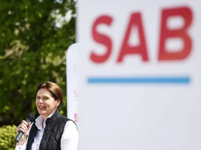 Ljubljana, Dvor Tacen.<br>Sklepni dogodek stranke SAB pred nedeljskimi drzavnozborskimi volitvami, na katerem so predstavili ekipo in kljucne prioritete SAB po volitvah.<br>Predsednica SAB Alenka Bratusek.