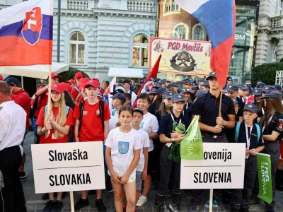 Ekipe na otvoritvi olimpijade