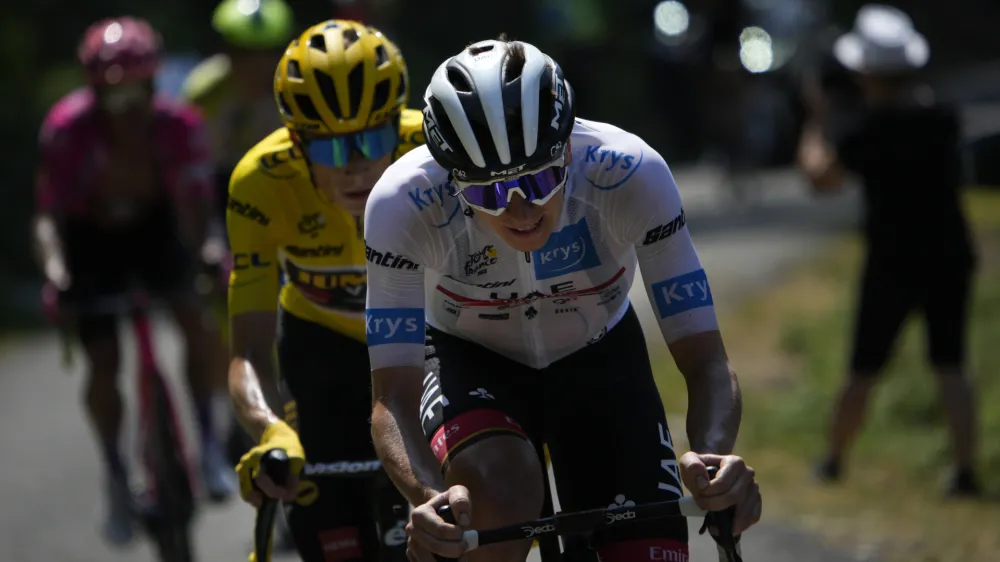 Tadej Pogačar je iz sebe stisnil čisto vse, kar pa ni bilo dovolj za naskok na rumeno majico. Foto: AP