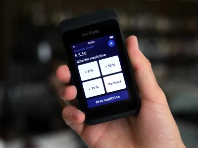 22. 07. 2022 - pos terminal, na katerem je zdaj označen znesek napitnine, sla&scaron;cičatna CacaoFoto: Tomaž Skale