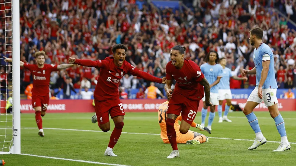 Soccer Football - Community Shield - Liverpool v Manchester City - King Power Stadium, Leicester, Britain - July 30, 2022 Liverpool's Darwin Nunez celebrates scoring their third goal with Fabio Carvalho Action Images via Reuters/Andrew Boyers