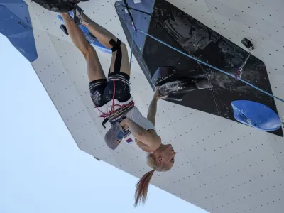 Olimpijska prvakinja Janja Garnbret navdu&scaron;uje s svojimi predstavami tudi na evropskem prvenstvu v &scaron;portnem plezanju v Nemčiji.&nbsp;