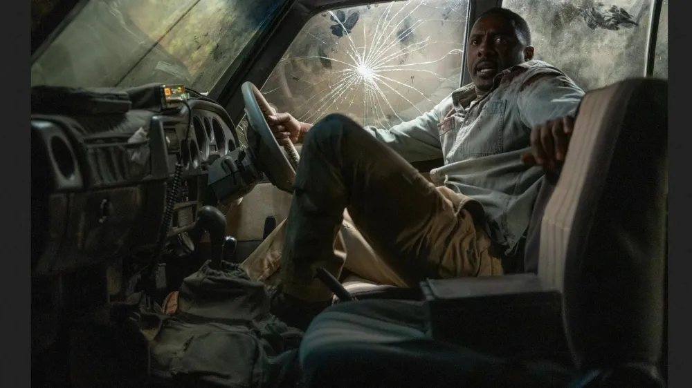 Film Zver je tipičen primerek poletne preživetvene srhljivke z lahkotno zgodbo. V osrednji vlogi filmu utrip daje angle&scaron;ki igralec Idris Elba. <br>