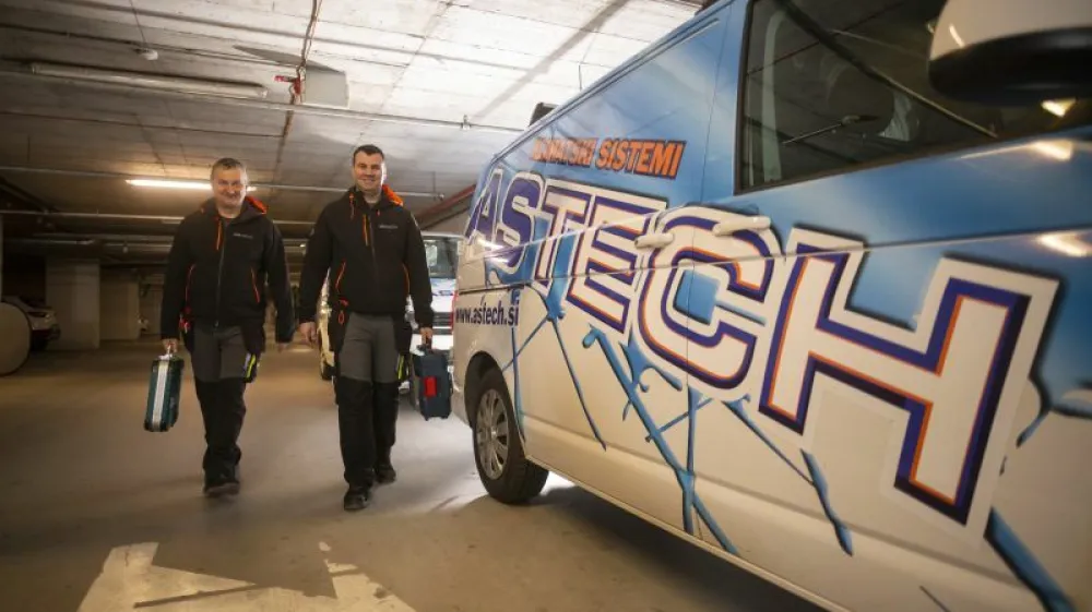 Astech oglasna fotka