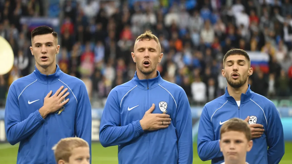 Benjamin &Scaron;e&scaron;ko (levo), Jasmin Kurtić (sredina), Adam Gnezda Čerin<br>- 24.09.2022 &ndash; nogomet &ndash; Slovenija: Norve&scaron;ka, evropska liga narodov, 5. krog - liga B, skupina 4:<br><br> <br><br>//FOTO: Nik Erik Neubauer