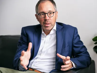 Ljubljana, ministrstvo za infrastrukturo.<br>Pogovor z drzavnim sekretarjem na ministrstvu za infrastrukturo Blazem Kosorokom.