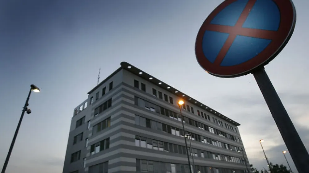 Po pol leta so končno vzpostavljeni pogoji, da državni zbor lahko nadzira varnostne in obve&scaron;čevalne službe.&nbsp;