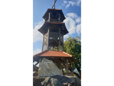 Rogasovci.<br>Razgledni stolp v Sotini, ki je v jutranjih urah pogorel.