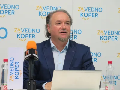 Koper, sedez Obmocne obrtno-podjetniske zbornice.<br>Predstavitev zupanskega kandidata Patrika Grebla in stranke Zavedno Koper.<br>Kandidat za zupana mestne obcine Koper Patrik Greblo.