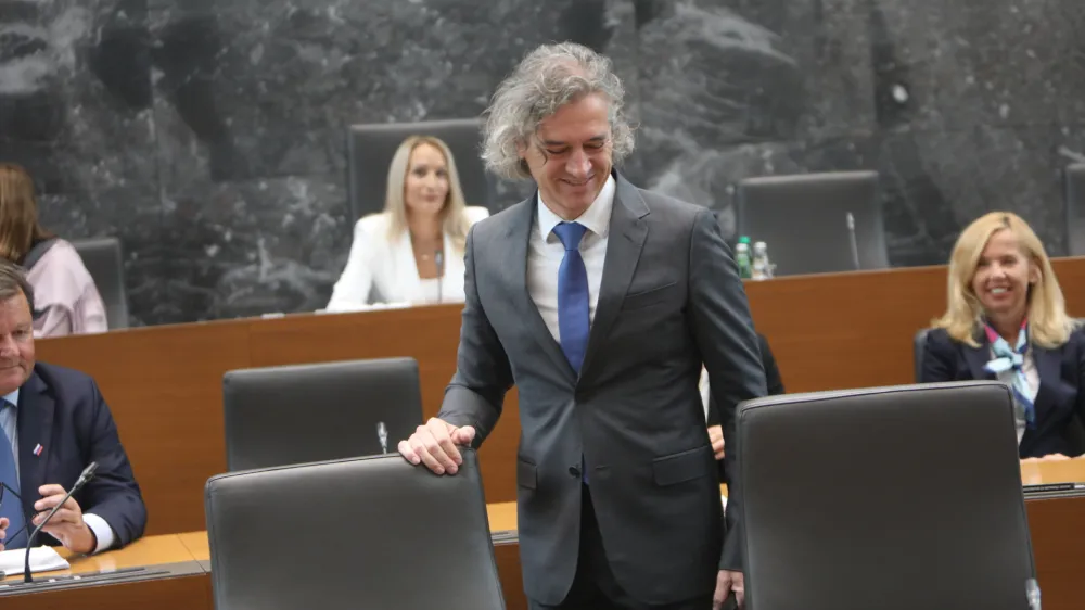 predsednik vlade in stranke GS dr. Robert Golob<br><br>- 26.09.2022 &ndash; Državni zbor - 2. redna seja DZ - poslanska vpra&scaron;anja predsedniku vlade Robertu Golobu in ministrski ekipi; <br><br>//FOTO: Tomaž Skale<br>