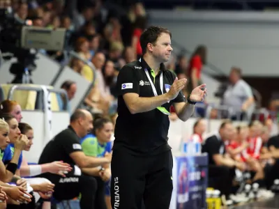 Rokomet Ĺľenske, Slovenija: Danska, UroĹˇ Bregar foto: Sherpa