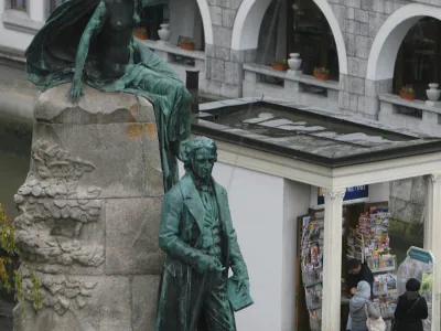 Pre&scaron;ernov spomenik//FOTO: Matej Pov&scaron;eOPOMBA: ZA OBJAVO V ČASOPISU DNEVNIK