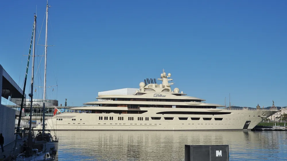 Dilbar 156 metrov <br>Največja jahta oligarha Ali&scaron;erja Usmanova