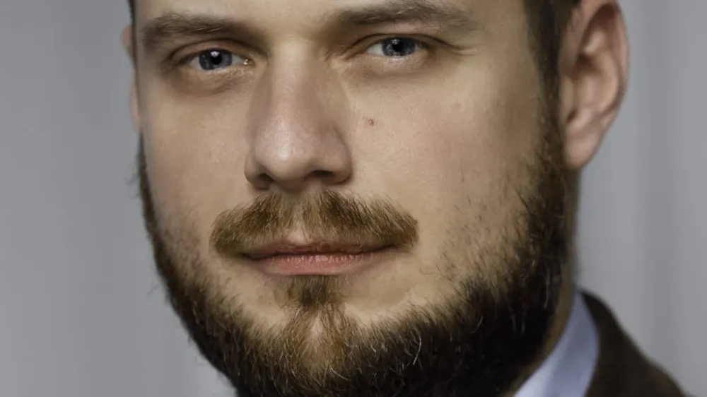 Jakub Jaraczewski, raziskovalec pri nevladni organizaciji Democracy Reporting International.