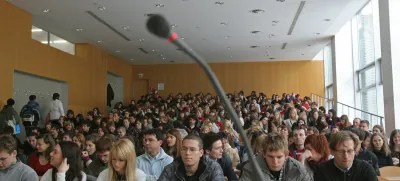 - informativni dan za bodoče študente in dijake 2010 - Pravna fakulteta UL, predavalnica <br><br><br>///FOTO: Luka Cjuha