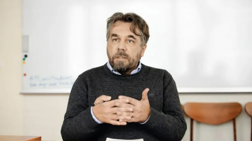 Mitja Sardoč (PhD), vi&scaron;ji znanstveni sodelavec, Pedago&scaron;ki in&scaron;titut<br>Mitja Sardoč (PhD) je zaposlen kot raziskovalec na Pedago&scaron;kem in&scaron;titutu v Ljubljani, kjer je član centra za filozofijo vzgoje.<br>