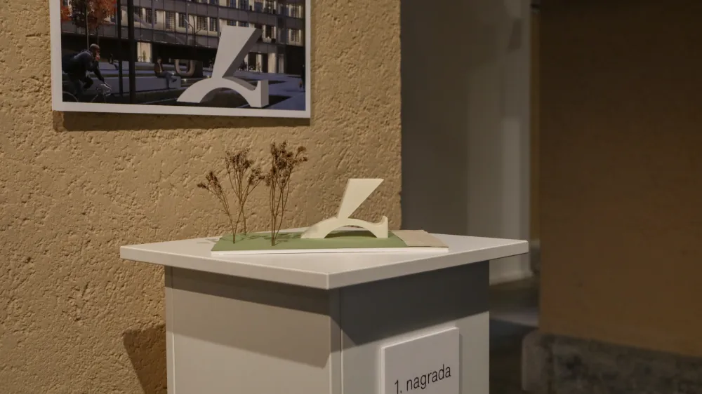 - 24.02.2023 - razstava idejnih re&scaron;itev za spominsko obeležje v Parku izbrisanih na dvori&scaron;ču nekdanje tovarne ROG in razglasitev nagrajencev //FOTO: Luka Cjuha