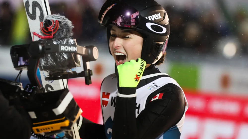 Kanadčanka Alexandra Loutitt ima v strokovnem &scaron;tabu kar &scaron;tiri Slovence. Foto: Bojan Velikonja