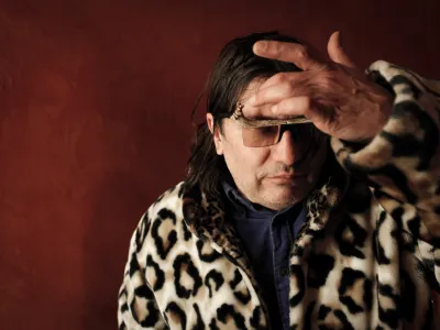 - 04.02.2015 - Rambo Amadeus (Antonije Pu&scaron;ić), glasbenik, pesnik in medijski manipulator, ki živi in dela v Beogradu v Srbiji in rojstni Črni Gori - kralj glasbene ekstravagance, samooklicani Svetovni Mega Car, krstitelj turbo-folka, združitelj jazza, funka, rocka in stand-up komedije.   ///FOTO: Luka Cjuha.
