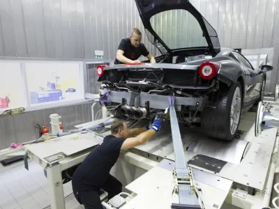 name&scaron;čanje izpu&scaron;nih sistemov v podjetju Akrapovič, ki ima sedež z Malem Hiudem pri Ivančni Gorici