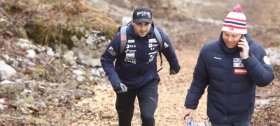 Robert Hrgota, glavni trener moške skakalne reprezentance in Bine Norčič (desno)<br><br>01.04.2023 - ekipna tekma - PLANICA - smučarski skoki - FIS finale svetovnega pokala v smučarskih skokih - posamična tekma -<br><br> <br><br>//FOTO: Luka Cjuha