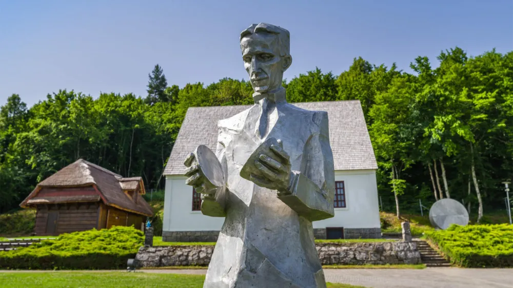 Center Nikole Tesla
