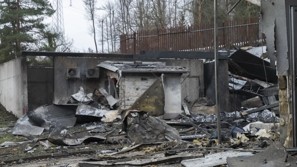 - 19.02.2023 - Stara Vrhnika - posledice nesreče - požar v podjetju HAMEX - eksplozija v proizvodnji pirotehnike - ena oseba umrla, dve osebi huje po&scaron;kodovani. <br><br>//FOTO: Nik Erik Neubauer