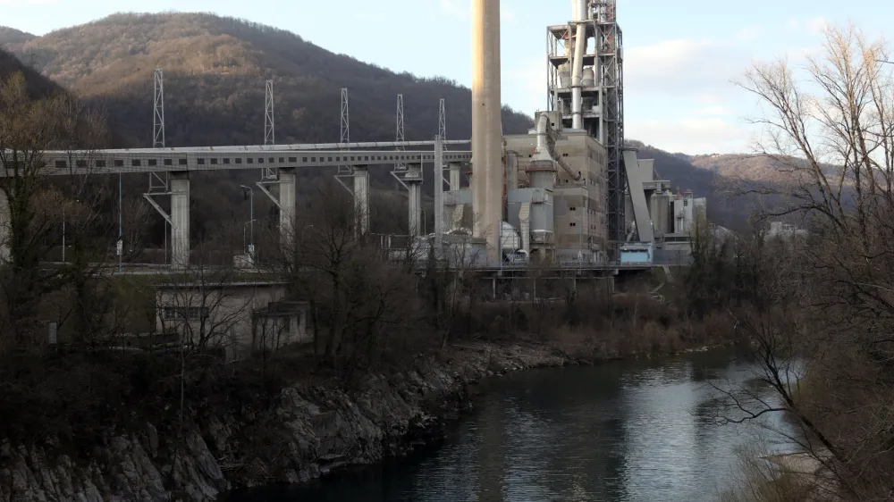 - 24.03.2021 &ndash; Salonit Anhovo - cementarna z dovoljenjem za sosežig odpadkov - sežigalnica odpadkov//FOTO: Tomaž Skale