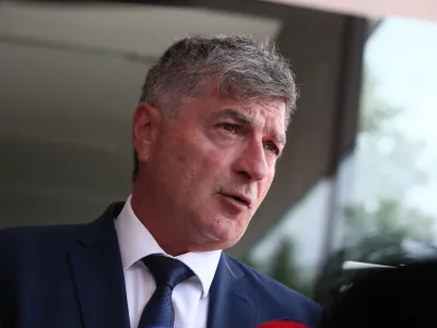 minister za javno upravo Rudi Medved-<br><br><br>- 10.06.2019 &ndash; Brdo pri Kranju - srečanje koalicijskih partnerjev, na katerem so razpravljali o predlogu proračuna za leti 2020 in 2021, razmerah in ukrepih na področju zdravstva ter spremembi volilnega sistema &ndash; koalicija - <br><br><br><br>//FOTO: Luka Cjuha