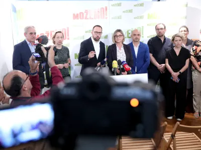 27.06.2023., Zagreb - Na konferenciji za medije odrzanoj nakon sjednice Vijeca stranke Mozemo Tomislav Tomasevic i Sandra Bancic objavili su odluku sa Mozemo ide samostalno na parlamentarne izbore. Photo: Patrik Macek/PIXSELL