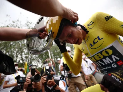 Cycling - Tour de France - Stage 16 - Passy to Combloux - France - July 18, 2023 Team Jumbo&ndash;Visma's Jonas Vingegaard wearing the yellow jersey after winning stage 16 Pool via REUTERS/Anne-Christine Poujoulat