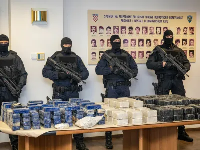 V pristani&scaron;ču PLoče so lani v eni operaciji zasegli rekordnih 220 kilogramov heorina in 62 kilogramov kokaina. F Pixsell<br><br>