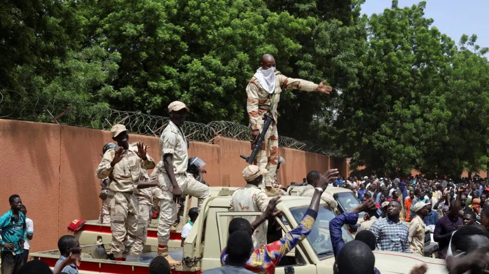 Nigerian security forces prepare to disperse pro-junta demonstrators gathered outside the French embassy, in Niamey, the capital city of Niger July 30, 2023. REUTERS/Souleymane Ag Anara NO RESALES. NO ARCHIVES