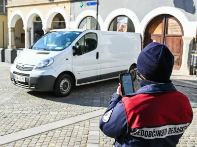 Na skupni občinski upravi občin Dolenjske je trenutno zaposlenih enaintrideset uslužbencev.