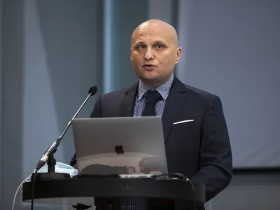 dr. Kozma Ahačič, predstojnik In&scaron;tituta za slovenski jezik Frana Ramov&scaron;a ZRC SAZU in vodja projekta- 14.09.2021 - In&scaron;titut za slovenski jezik Frana Ramov&scaron;a ZRC SAZU - Spletni portal FRANČEK - &scaron;olski slovar slovenskega jezika - predstavitev vseslovenskega slovarskega portala za mlade //FOTO: Matjaž Ru&scaron;t