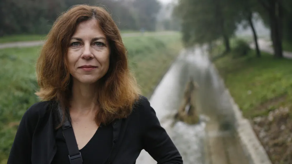 prof.dr.Ana Kučan, doktorica krajinske arhitekture, vodja Studia AKKA, izredna profesorica krajinskega oblikovanja in teorije krajinske arhitekture na Biotehni&scaron;ki Fakulteti UL, //FOTO: Bojan Velikonja OPOMBA: ZA OBJAVO V PRILOGI &ndash; DNEVNIKOV OBJEKTIV - INTERVJU