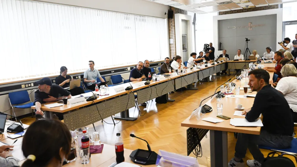 - 13.07.2023 &ndash; Radiotelevizija Slovenija - Svet RTV Slovenija &ndash; seja na kateri so imenovali novega predsednika uprave RTVS; uprava - vodstvo &nbsp; //FOTONik Erik Neubauer