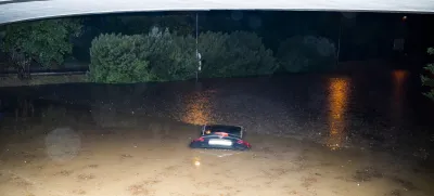 - 28.08.2023 – Poplavljen podvoz in avto na Celovški cesti.//FOTO: Nik Erik Neubauer