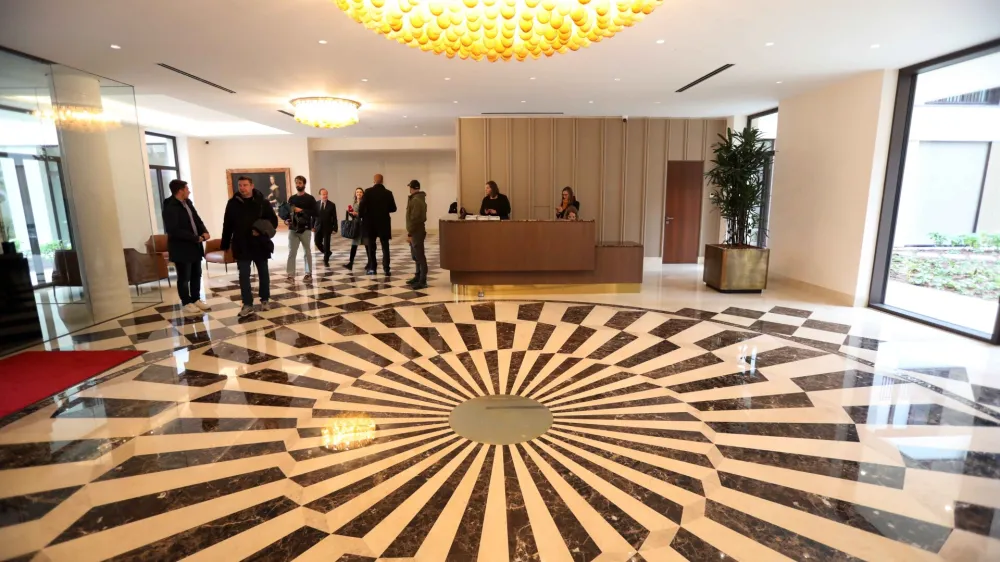 - 18.10.2023 - Poslovno stanovanjski kompleks palača Palais & Villa Schellenburg (nekdanji Kolizej) - voden ogled pred uradnim odprtjem, Župančičeva ulica 55 v Ljubljani  //FOTO: Tomaž Skale