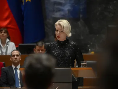 predsednica DZ Ur&scaron;ka Klakočar Zupančič, - 22.12.2022 &ndash; Državni zbor &ndash; Slavnostna seja DZ - prisega novoizvoljene predsednice republike Nata&scaron;e Pirc Musar in vpis v Zlato knjigo//FOTO: Nik Erik Neubauer